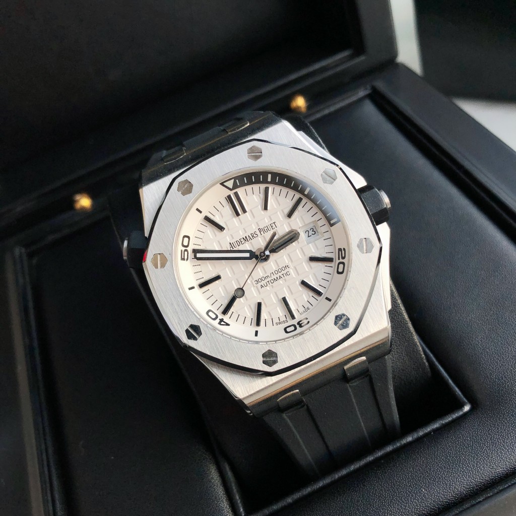 Audemars Piguet Royal Oak Offshore Luxury Watch, 42mm Stainless Steel Case, Self - Winding Movement, Black Rubber Strap