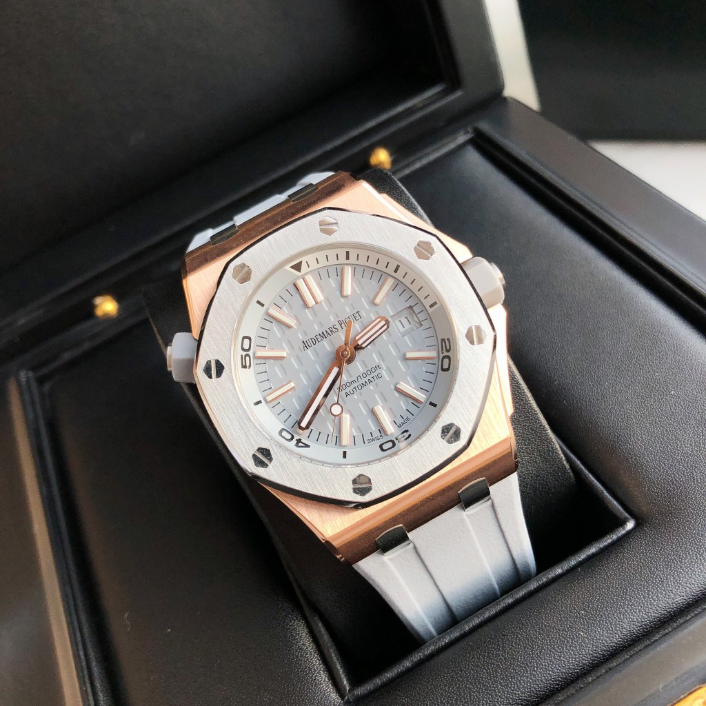 Audemars Piguet Royal Oak Offshore Luxury Watch, 42mm Rose Gold & Stainless Steel Case, Self - Winding Movement, Light Gray Rubber Strap