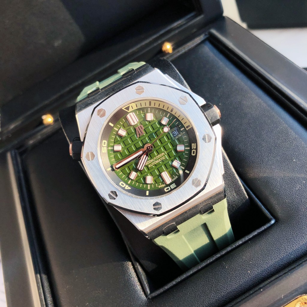 Audemars Piguet Royal Oak Offshore Luxury Watch, 42mm Stainless Steel Case, Self - Winding Movement, Olive Green Rubber Strap