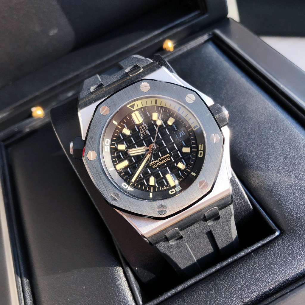 Audemars Piguet Royal Oak Offshore Luxury Watch, 42mm Stainless Steel & Black Ceramic Case, Self - Winding Movement, Black Rubber Strap