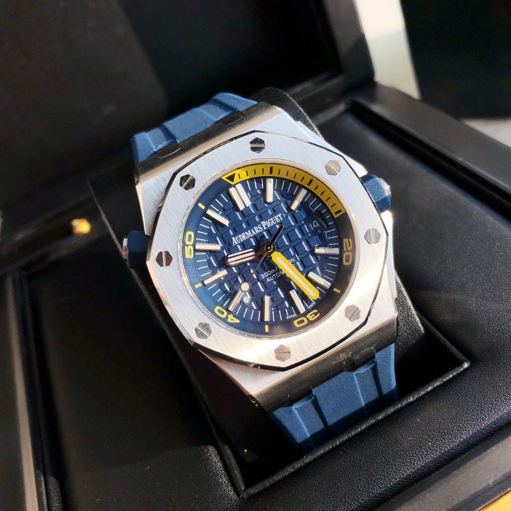 Audemars Piguet Royal Oak Offshore Luxury Watch, 42mm Stainless Steel Case, Self - Winding Movement, Blue Rubber Strap