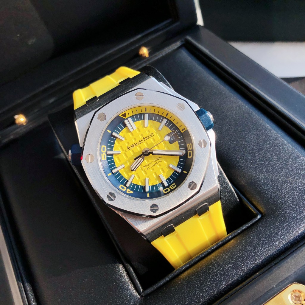 Audemars Piguet Royal Oak Offshore Luxury Watch, 42mm Stainless Steel Case, Self - Winding Movement, Yellow Rubber Strap