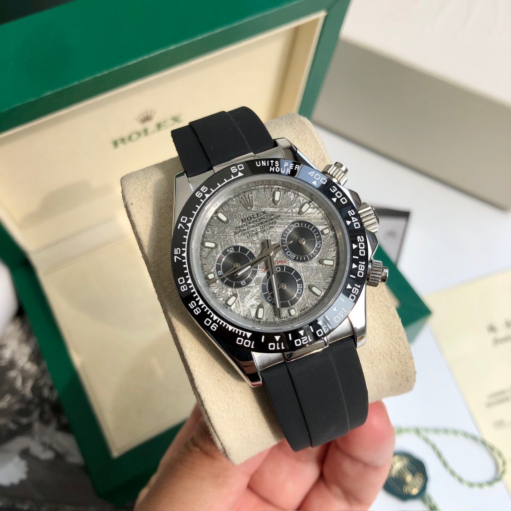 Rolex Daytona Chronograph Luxury Watch, 40mm 18K White Gold Case, Caliber 4130 Movement, Black Rubber Strap