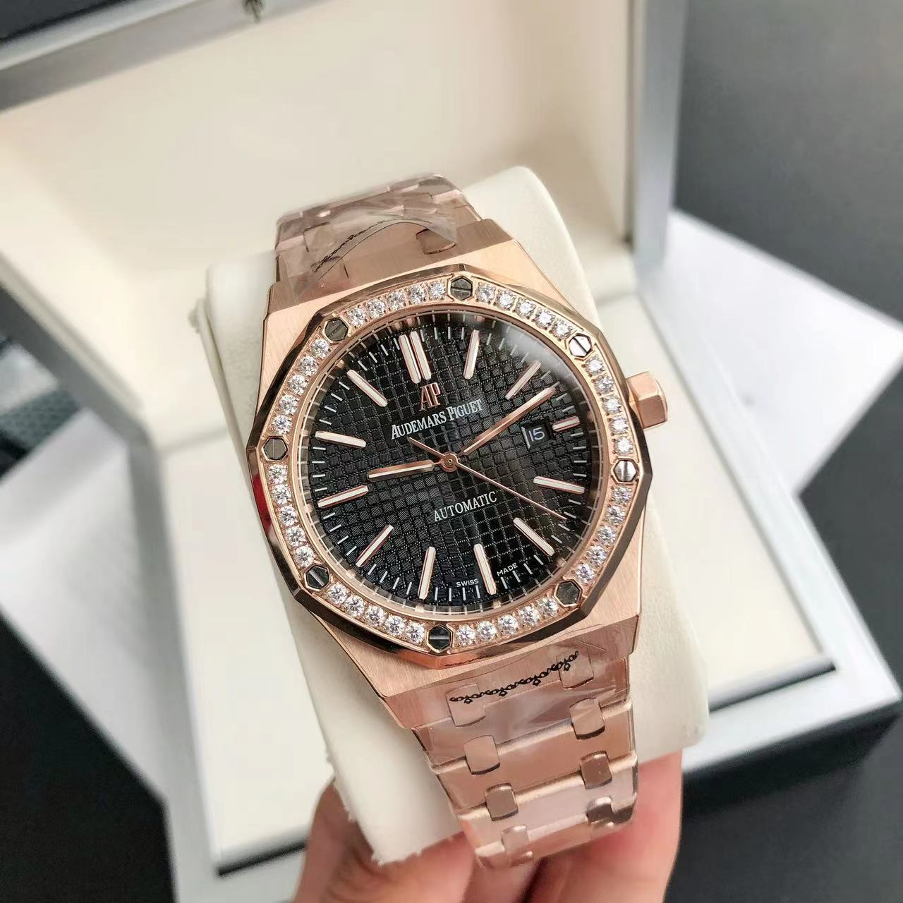 Audemars Piguet Royal Oak Diamond - Set Luxury Watch, 41mm 18K Rose Gold Case, Caliber 3120 Movement, 18K Rose Gold Bracelet