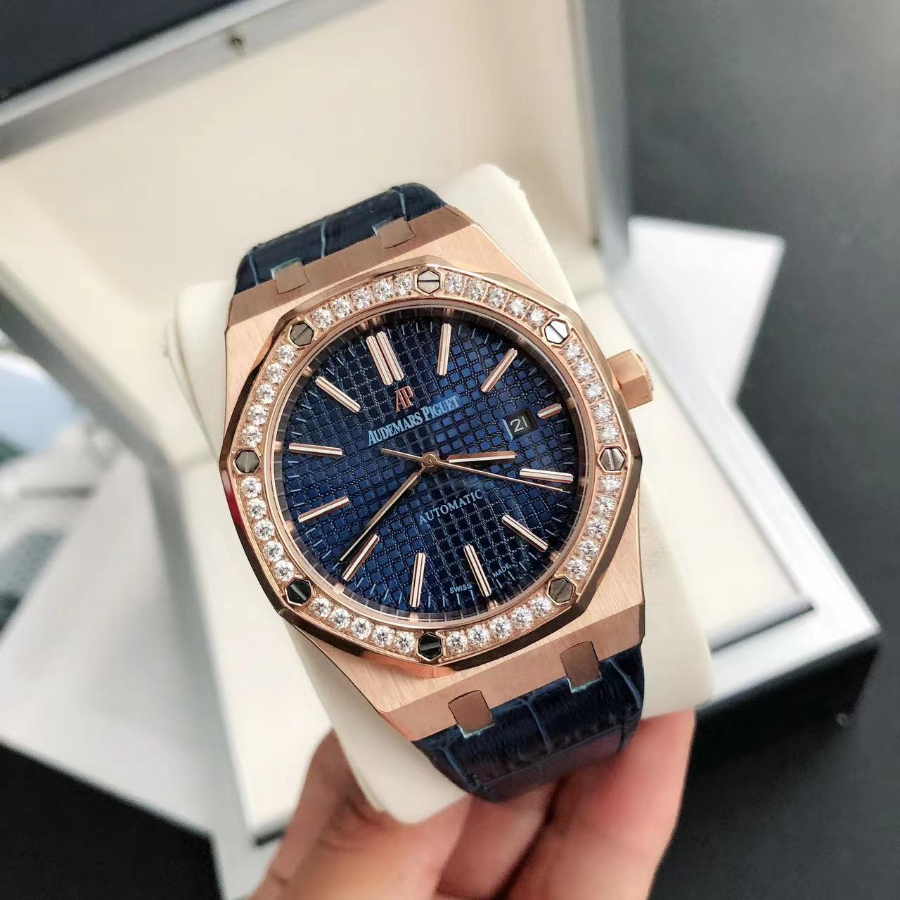 Audemars Piguet Royal Oak Diamond - Set Luxury Watch, 41mm 18K Rose Gold Case, Caliber 3120 Movement, Blue Alligator Leather Strap