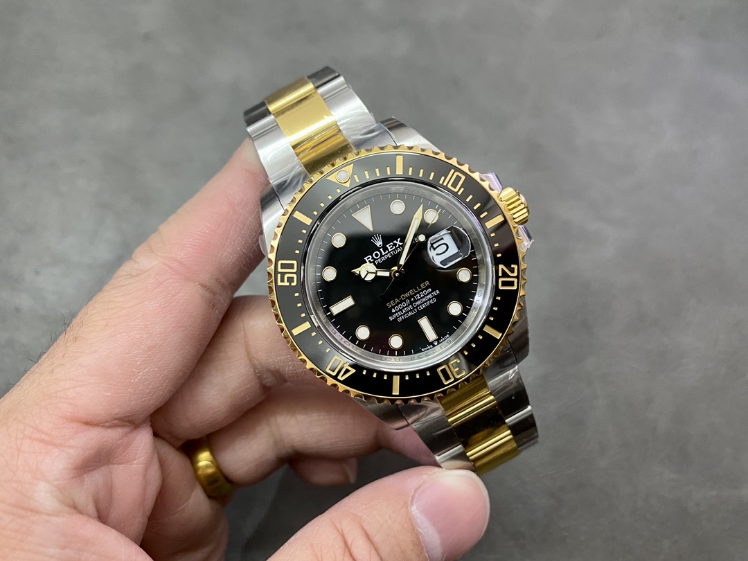 Rolex Sea - Dweller Luxury Dive Watch, 43mm Stainless Steel & Gold Case, Calibre 3235 Automatic Movement, Stainless Steel & Gold Strap