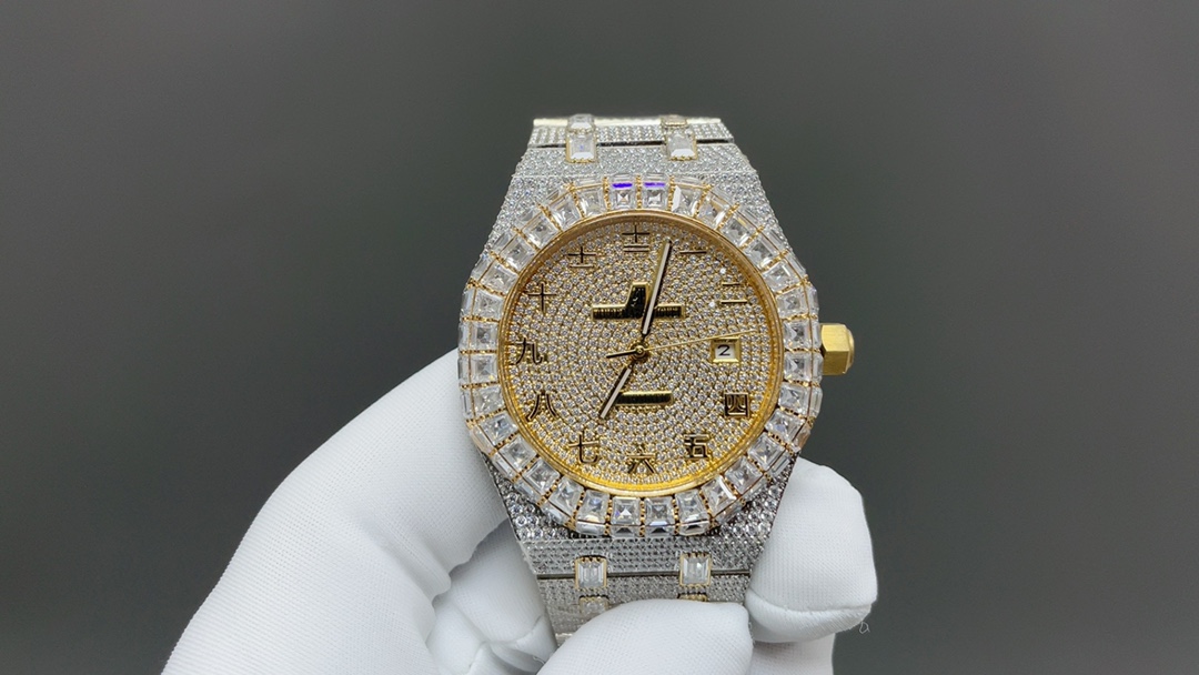 Audemars Piguet Royal Oak Luxury Watch, 40mm Two - Tone (Gold & Silver - Tone) Diamond - Set Case, Automatic Movement, Diamond - Encrusted Metal Strap