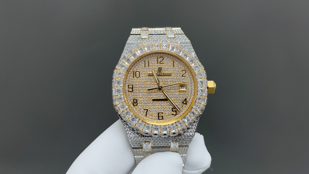 Audemars Piguet Royal Oak Luxury Watch, 40mm Two - Tone (Gold & Silver - Tone) Diamond - Set Case, Automatic Movement, Diamond - Encrusted Metal Strap