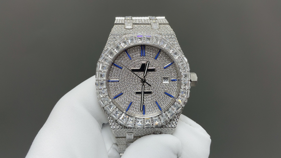 Audemars Piguet Royal Oak Luxury Watch, 40mm Silver - Tone Diamond - Set Case, Automatic Movement, Diamond - Encrusted Metal Strap