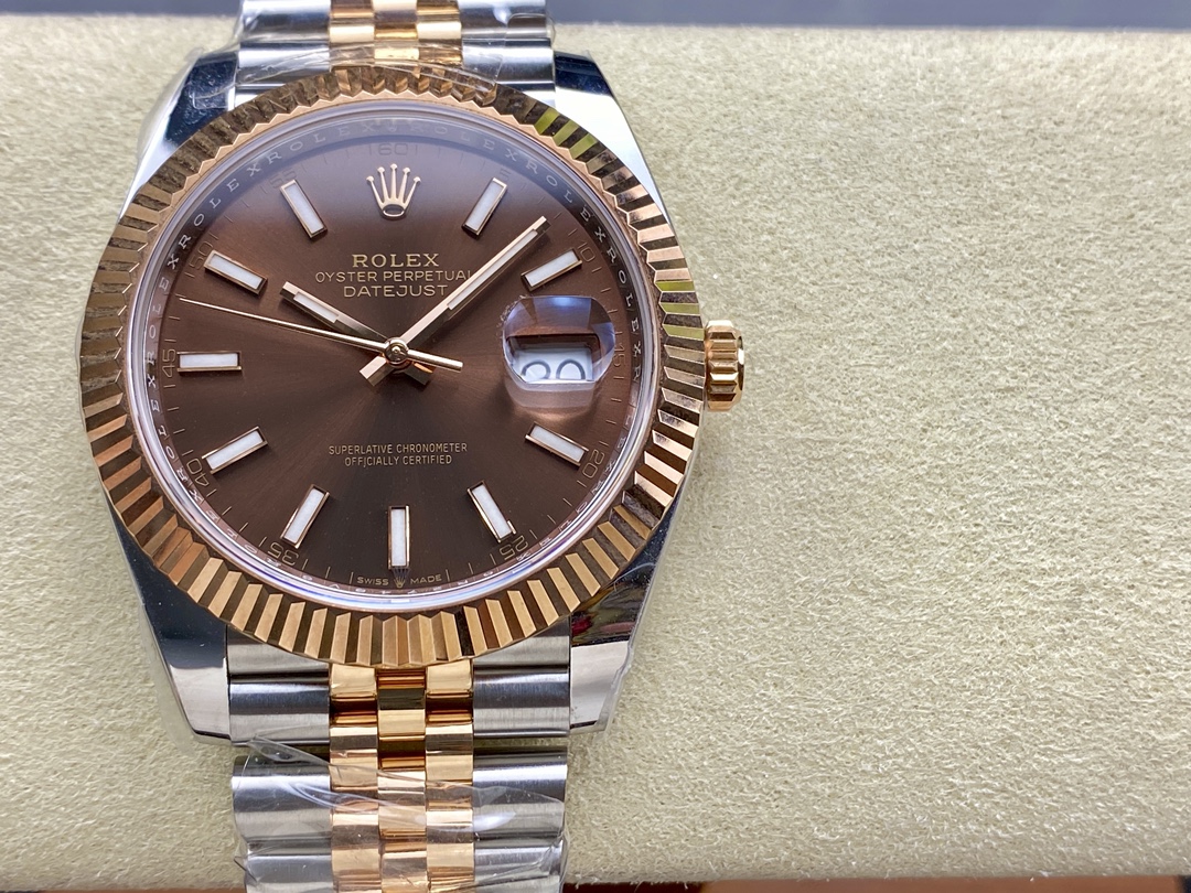 Rolex Oyster Perpetual Datejust 41mm Stainless Steel & 18K Rose Gold Automatic Watch (Caliber 3235)
