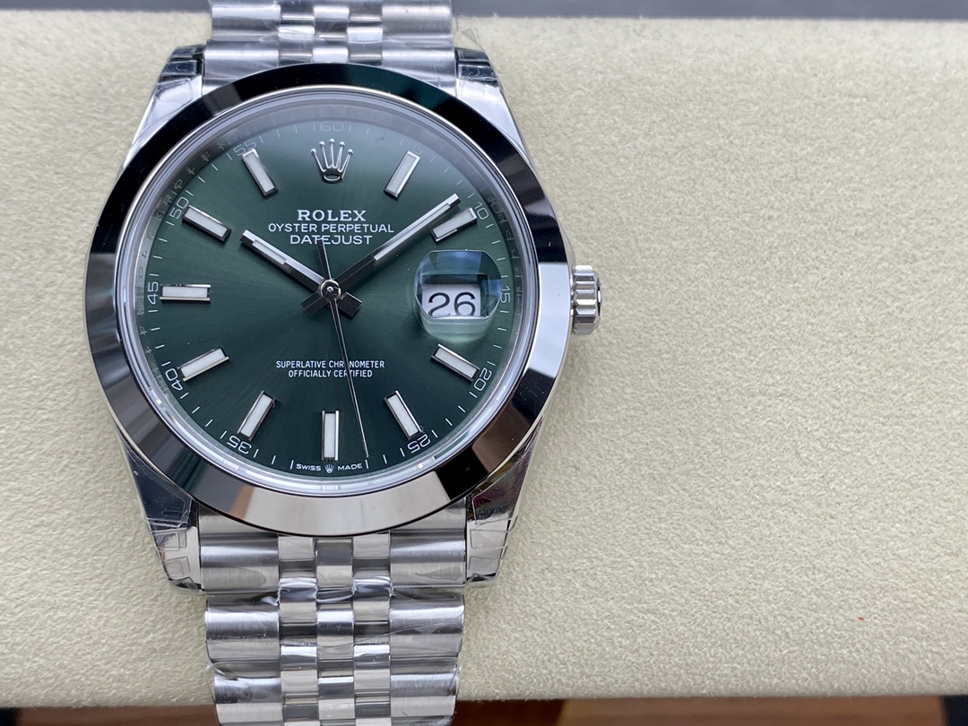 Rolex Oyster Perpetual Datejust ~41mm Stainless Steel Automatic Watch (Caliber 3235)