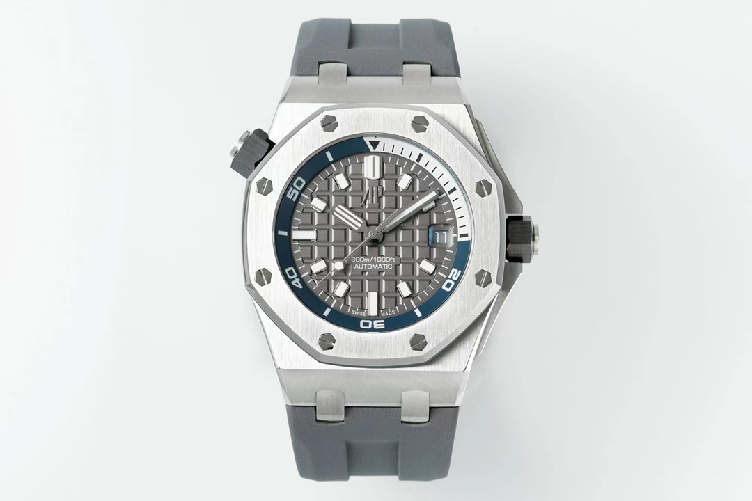 Audemars Piguet Royal Oak Offshore 42mm Watch with Silver-Grey "Petite Tapisserie" Dial, Stainless Steel Case & Grey Rubber Strap - Automatic Movement