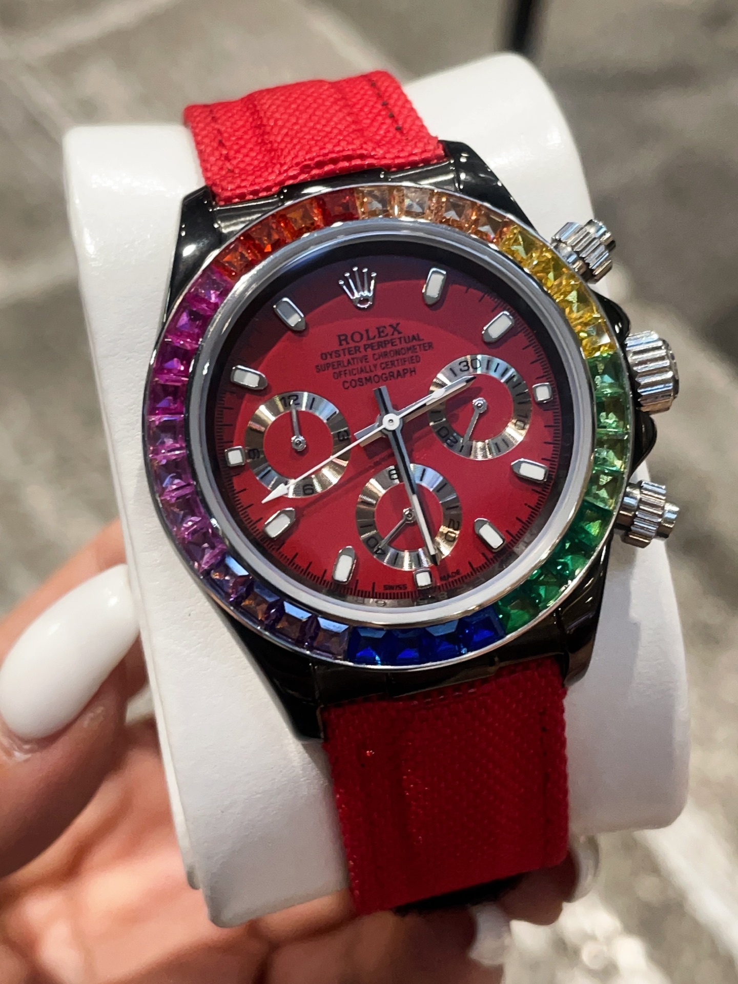 Rolex Cosmograph Daytona Rainbow Diamond - Set Red Dial Watch, 40mm, Automatic Movement