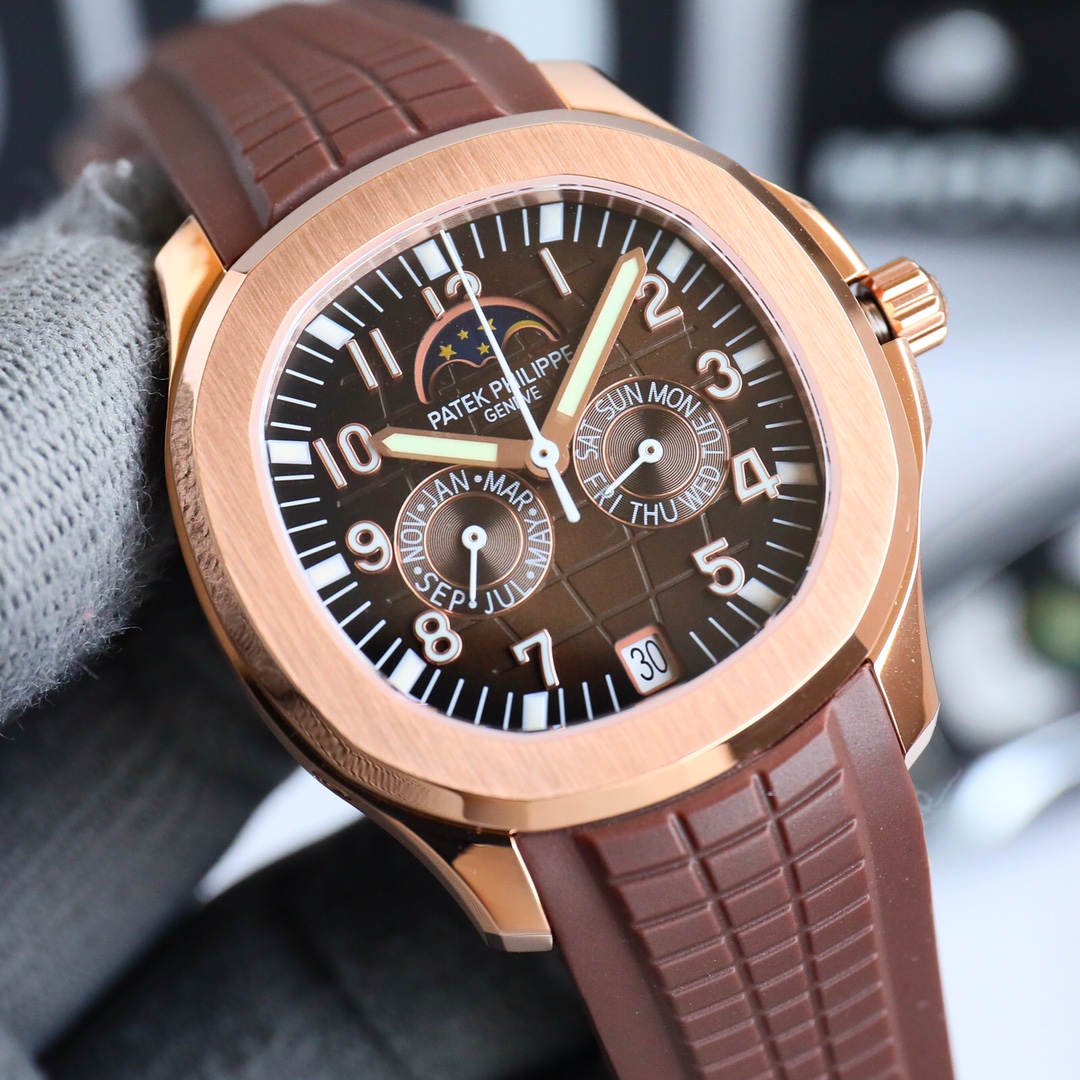 Patek Philippe Aquanaut 40mm Annual Calendar Watch, Calibre 324 S QA