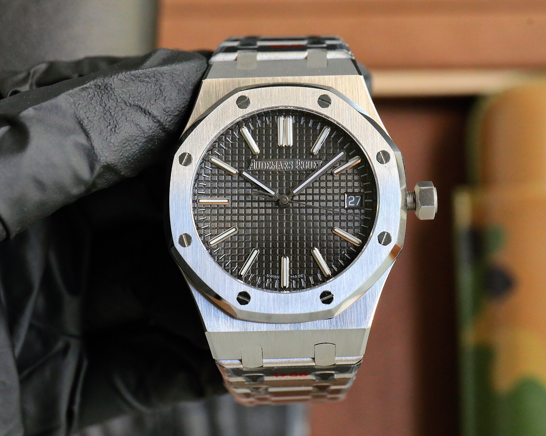 Audemars Piguet Royal Oak 41mm Watch, Calibre 4302