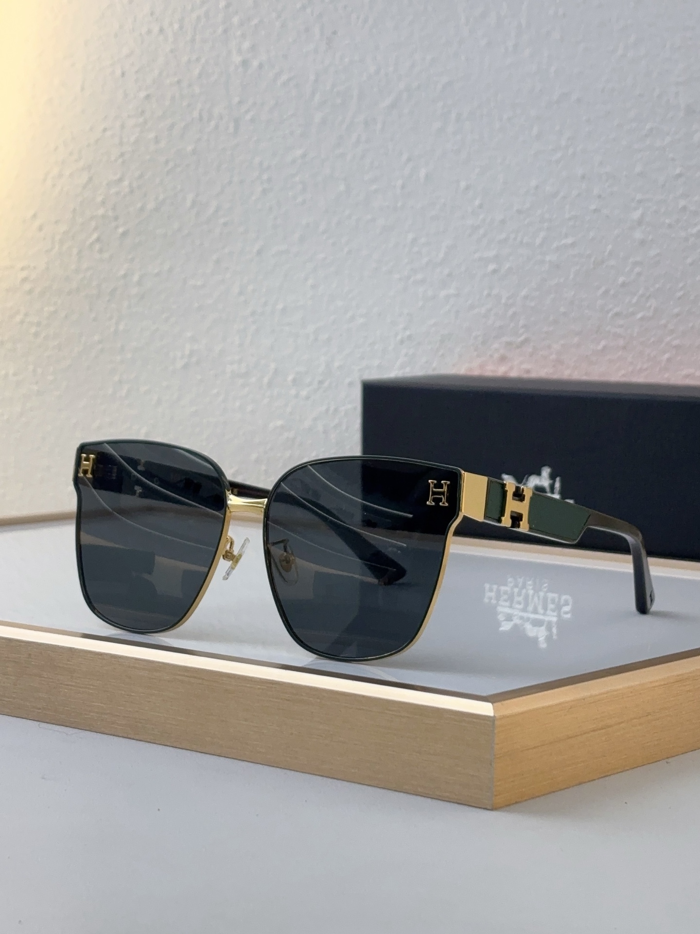 Hermès Black - Gold Metal Semi - Rimless Square Sunglasses (Model: HER011S)