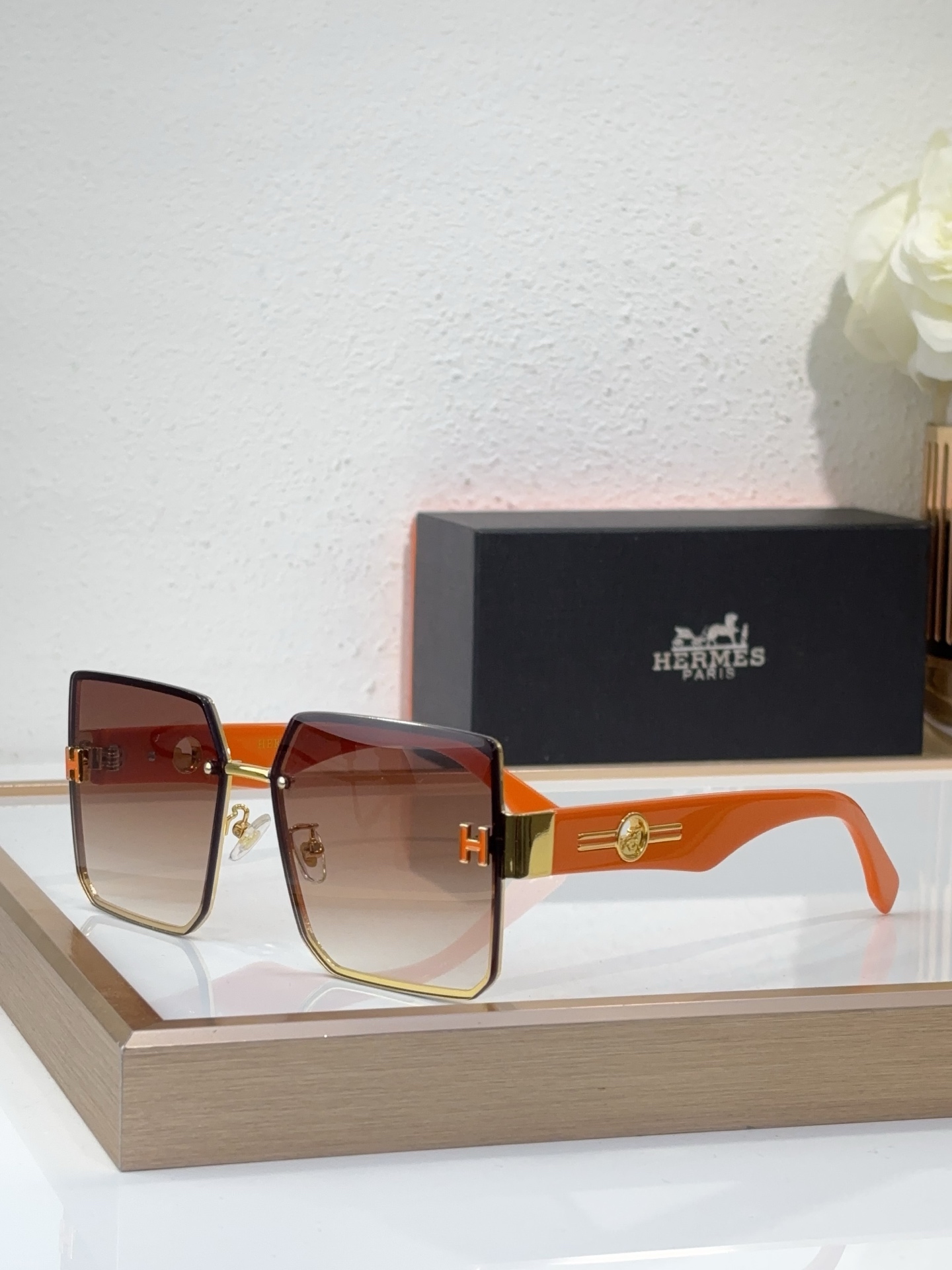 Hermès Black Acetate - Metal Square Sunglasses (Model: HER006S)
