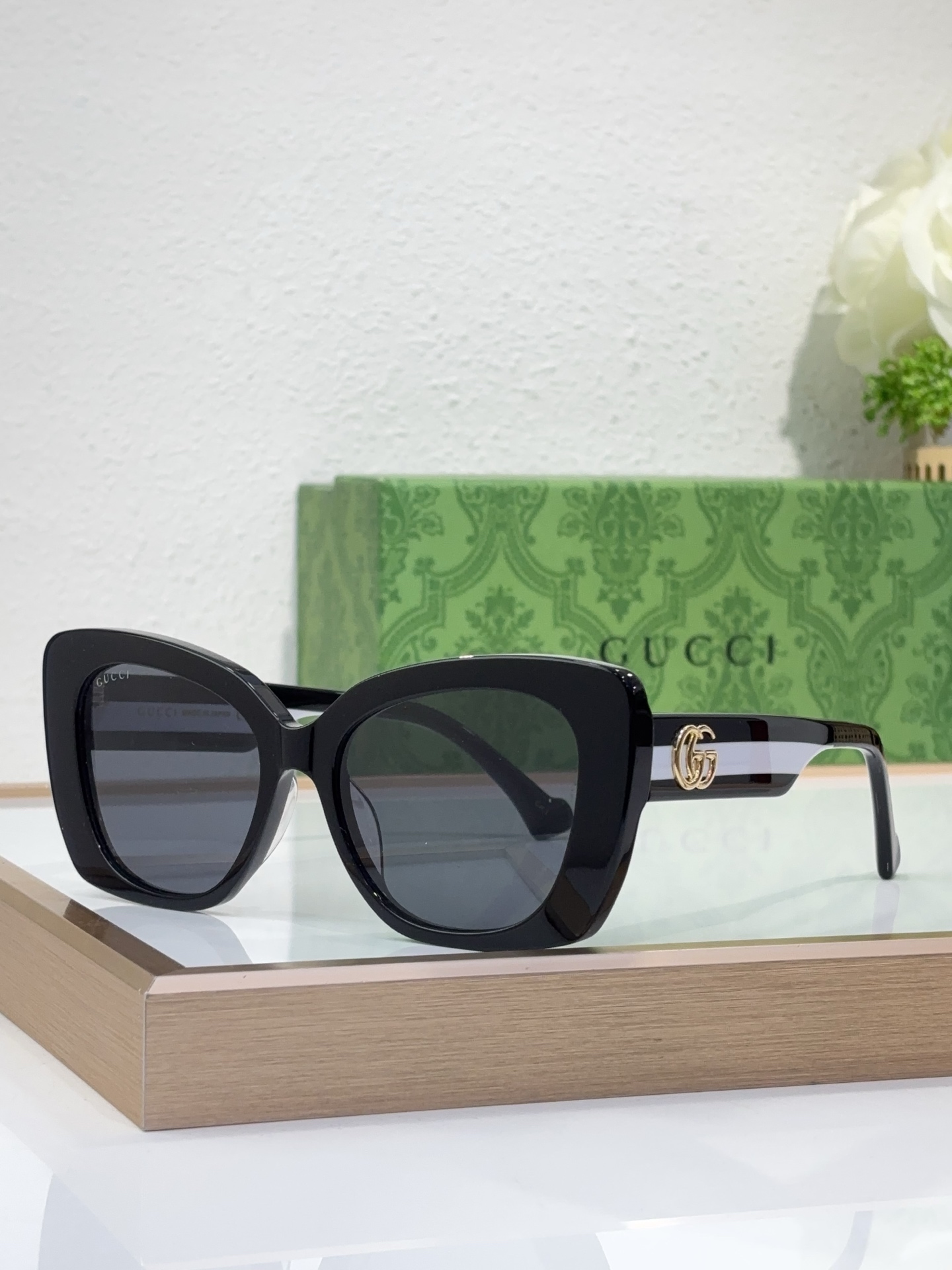 Gucci Black Acetate Cat - Eye Optical Frames (Model: GG0881O)