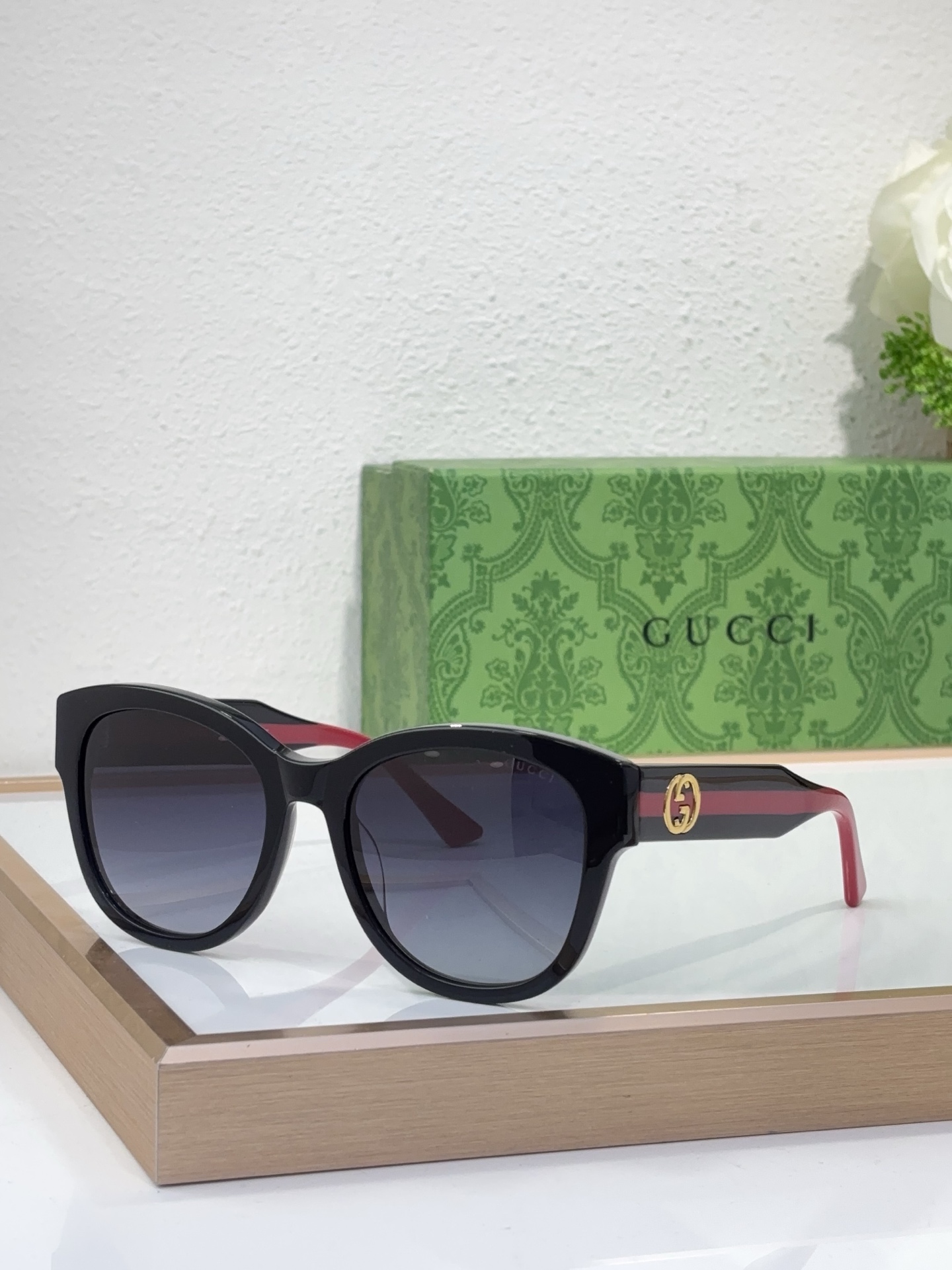 Gucci Black - Red Acetate Cat - Eye Sunglasses (Model: GG1321S)