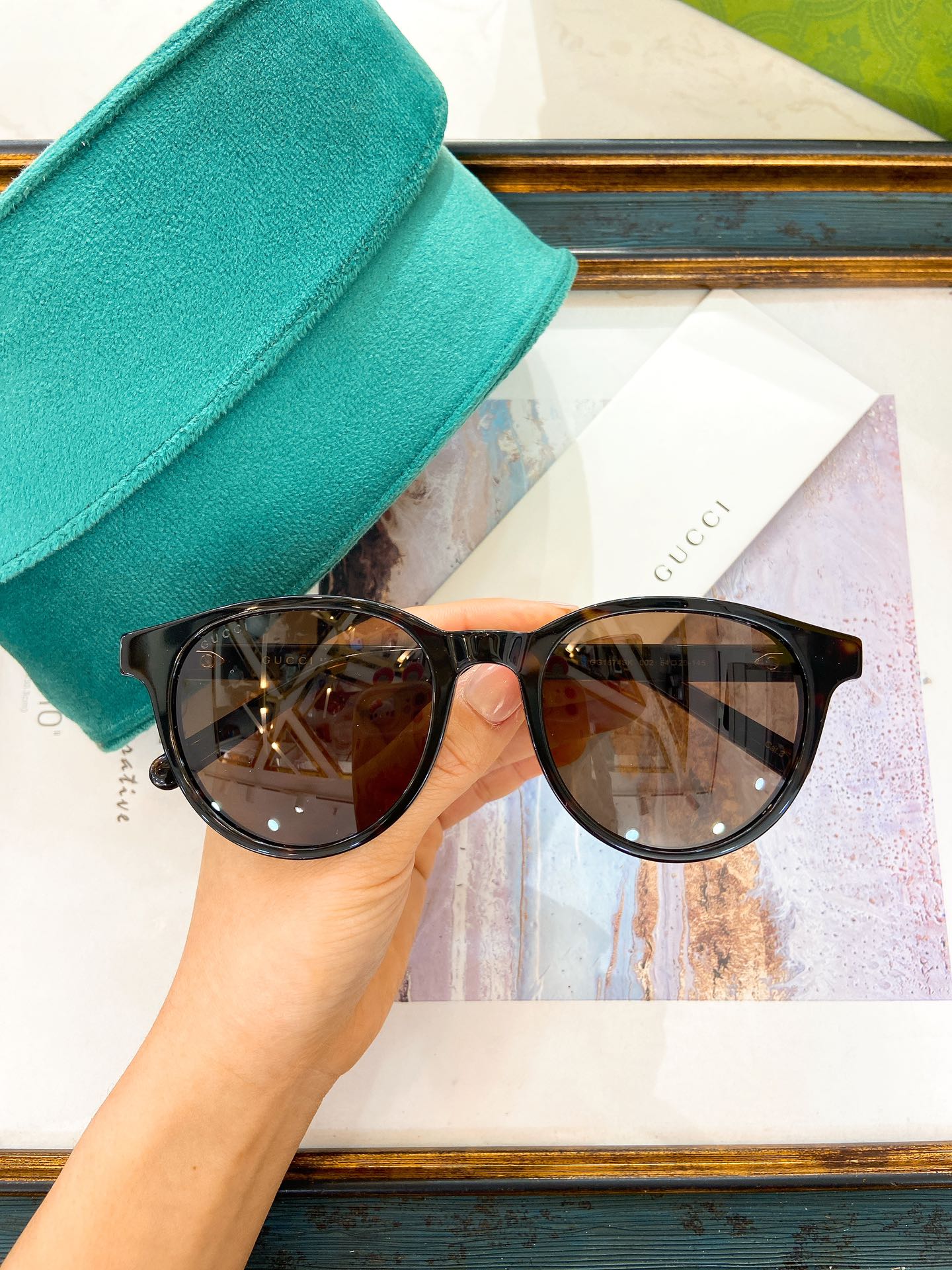 Gucci Round Tortoise - Effect Acetate Sunglasses with Brown Lenses (Model: GG5500S)