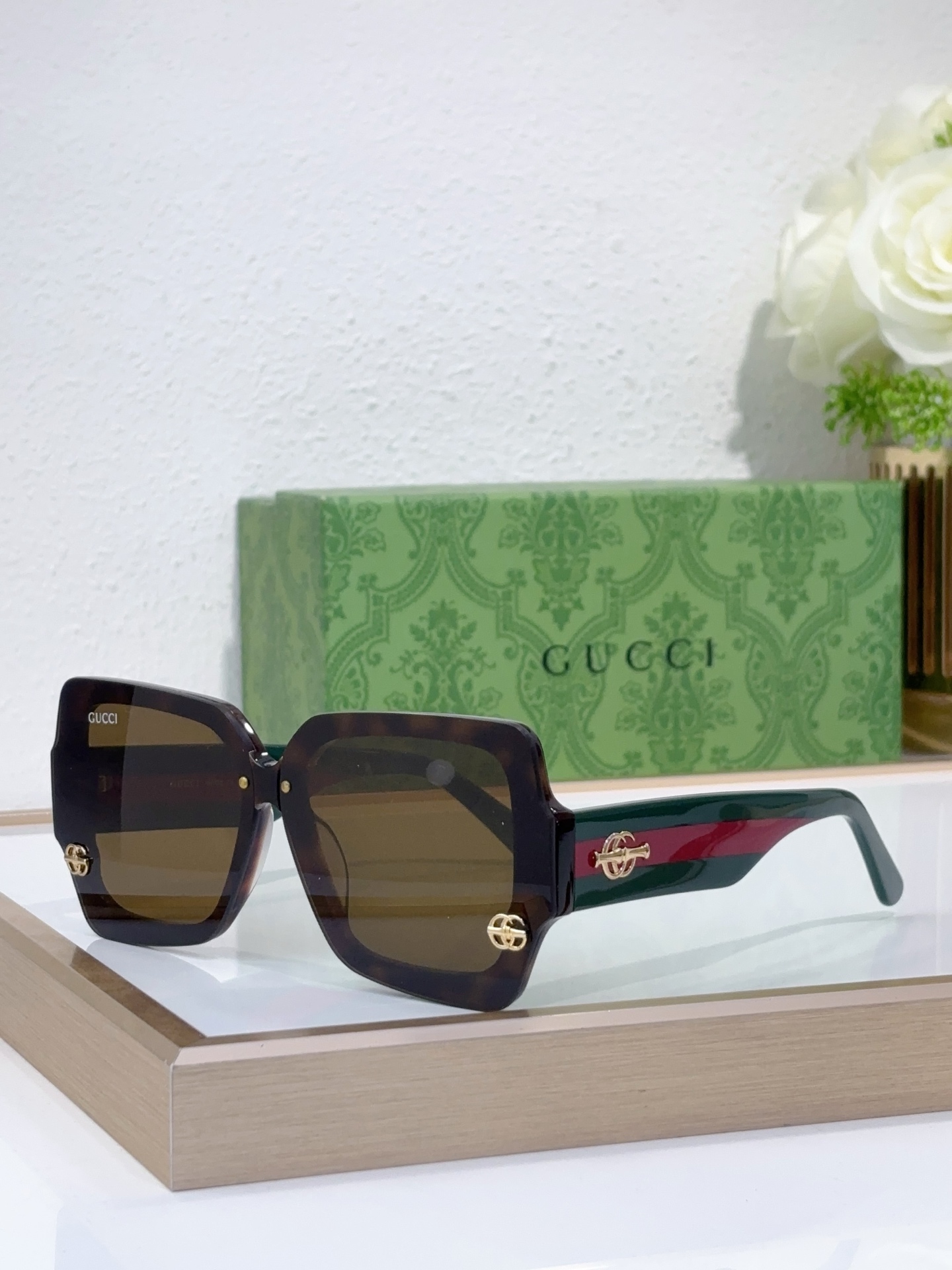 Gucci Square - Frame Sunglasses with Tortoise - Effect Acetate, Web Stripe Temples & Gold - Tone Accents (Model: GG2000S)