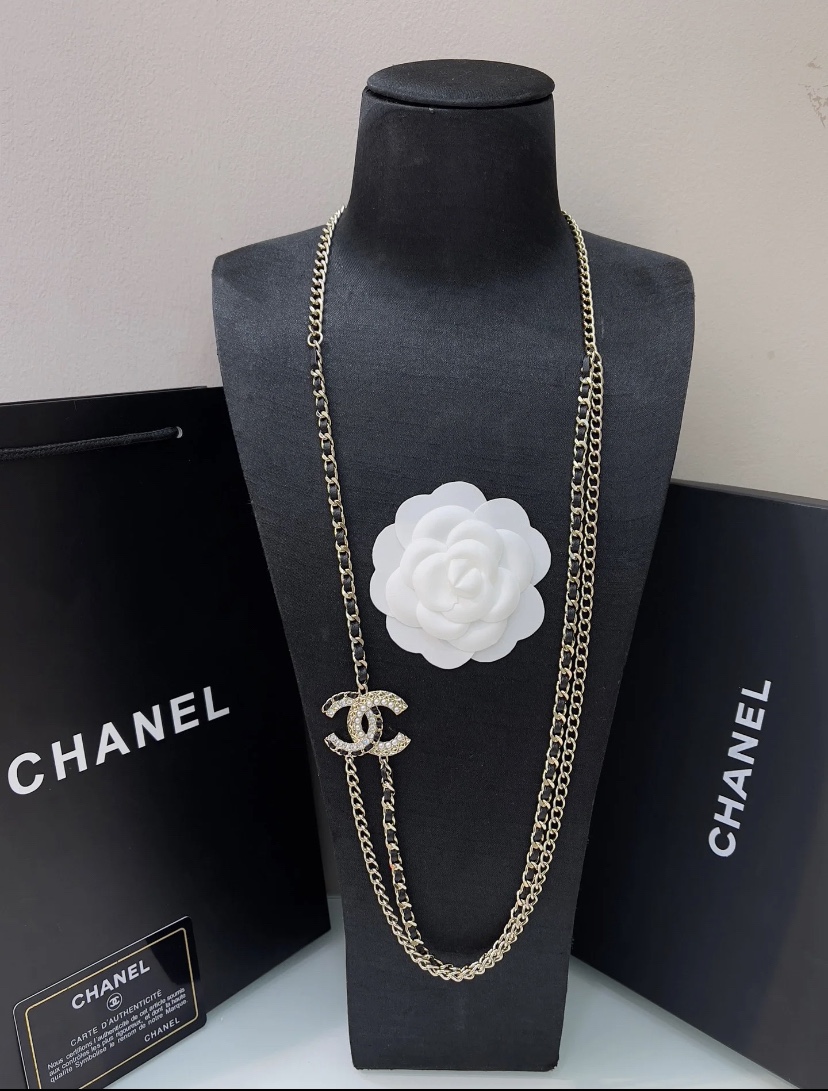 Chanel Silver - Tone Crystal - Embellished CC Logo Chain Belt