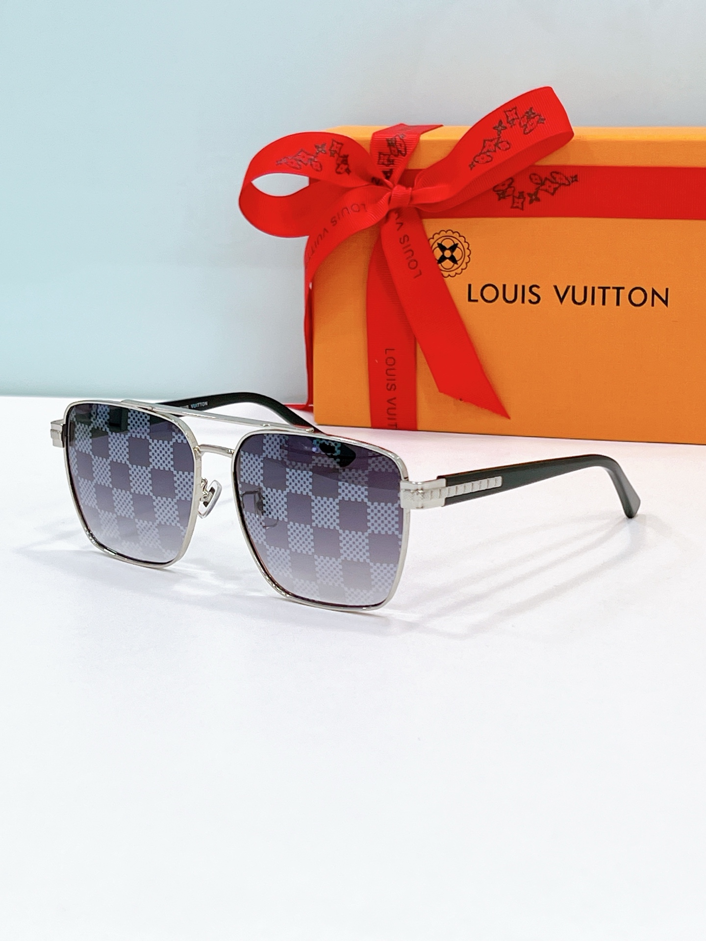 Louis Vuitton Square Metal Aviator Sunglasses with Gunmetal Frame, Gray Lenses & Textured Temples - Z1824E