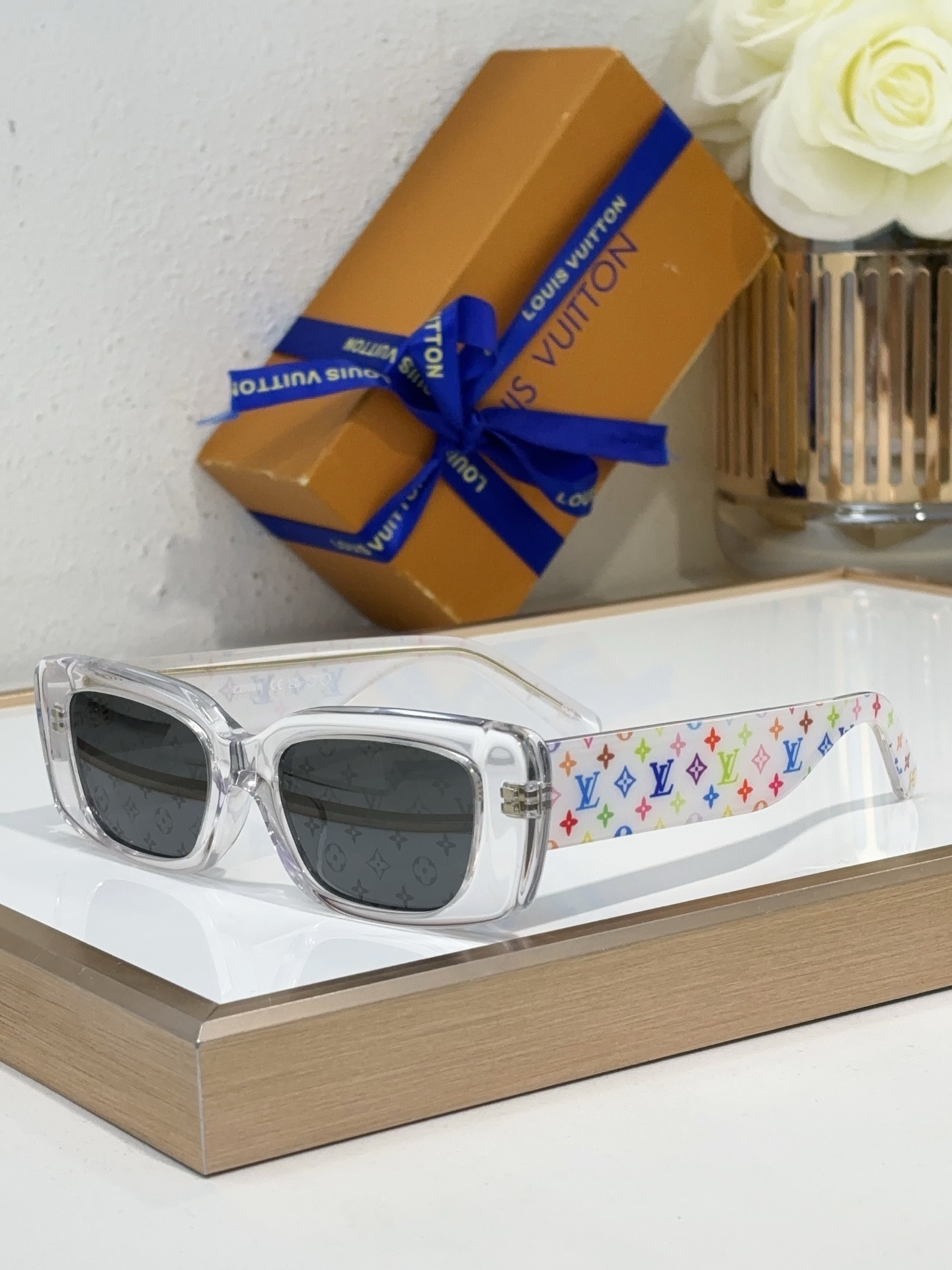 Louis Vuitton Cat - Eye Acetate Sunglasses Z1812E