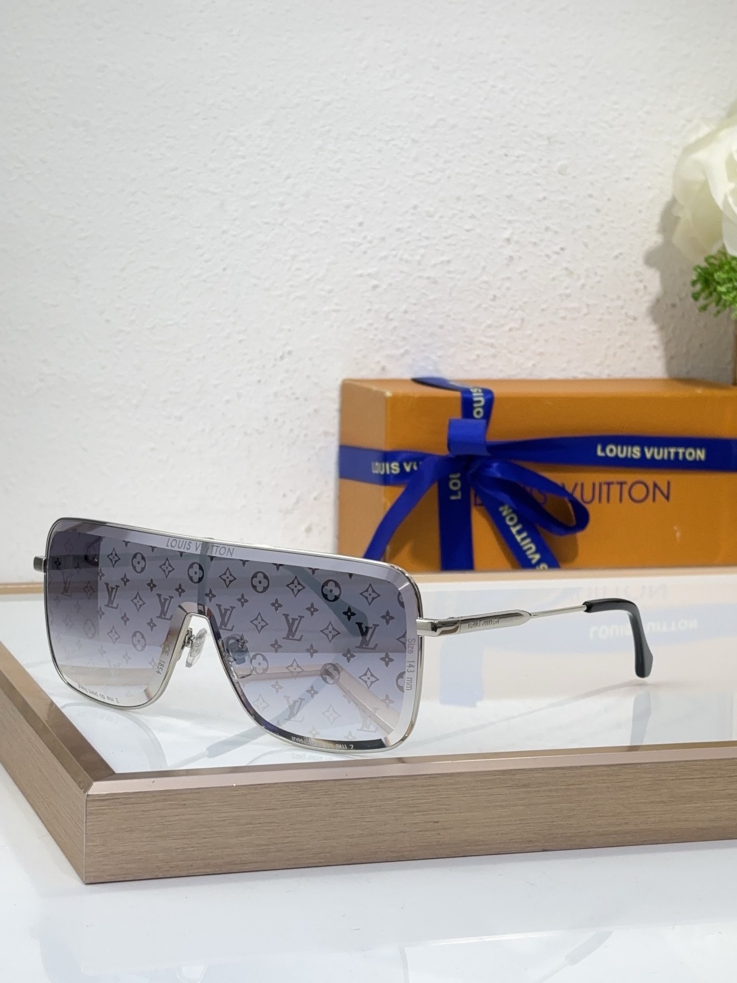 Louis Vuitton Oversized Square Metal Sunglasses with Monogram - Printed Gradient Lenses & Silver - Tone Frame - Z1811E