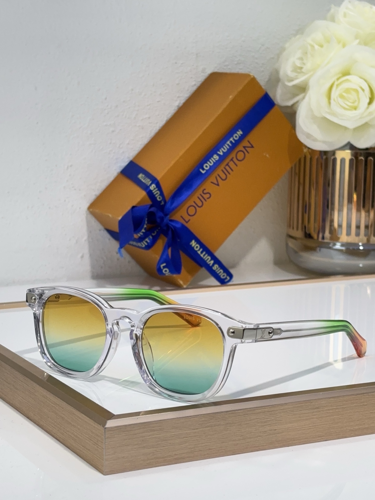 Louis Vuitton Round Metal Sunglasses  Z1800E