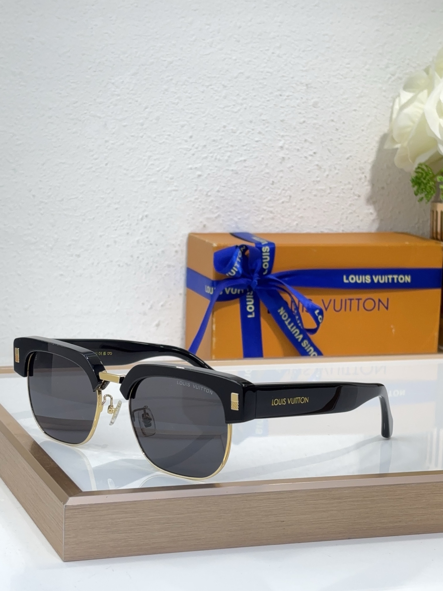 Louis Vuitton Square Semi - Rimless Sunglasses with Matte Black Acetate, Metal Frame & Branding - Z1797E