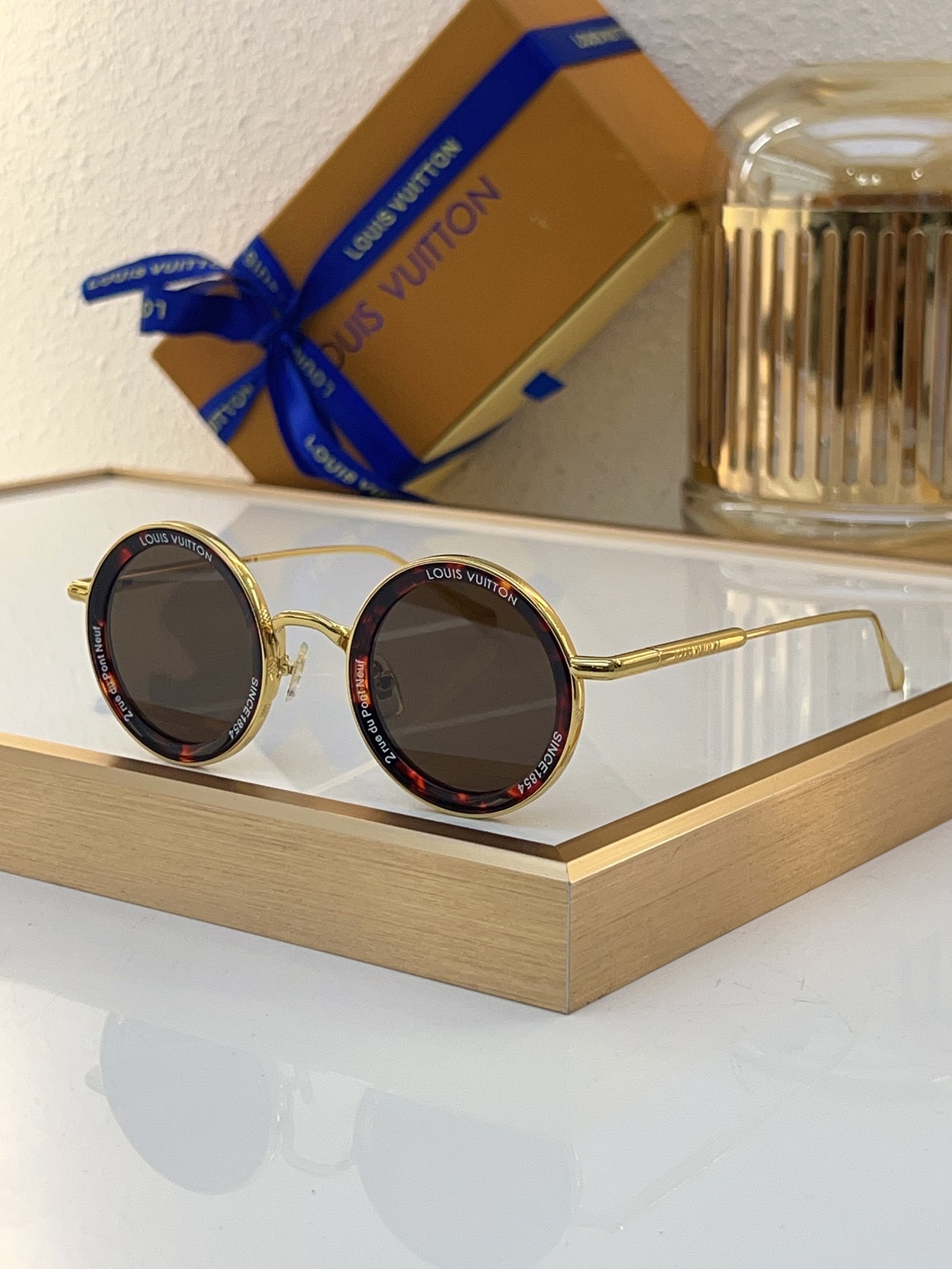 Louis Vuitton Round Sunglasses with Gold Metal Frame, Tortoiseshell Acetate Rim & Brand Inscriptions - Z1761E