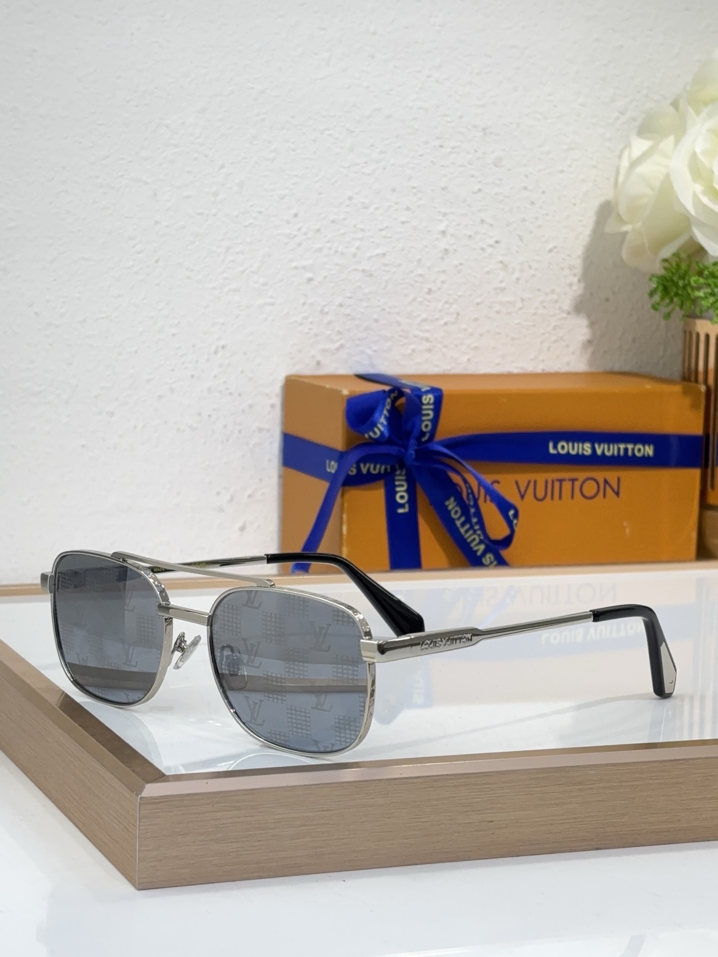 Louis Vuitton Aviator Sunglasses with Silver - Tone Metal Frame & LV Patterned Lenses - Z1754E