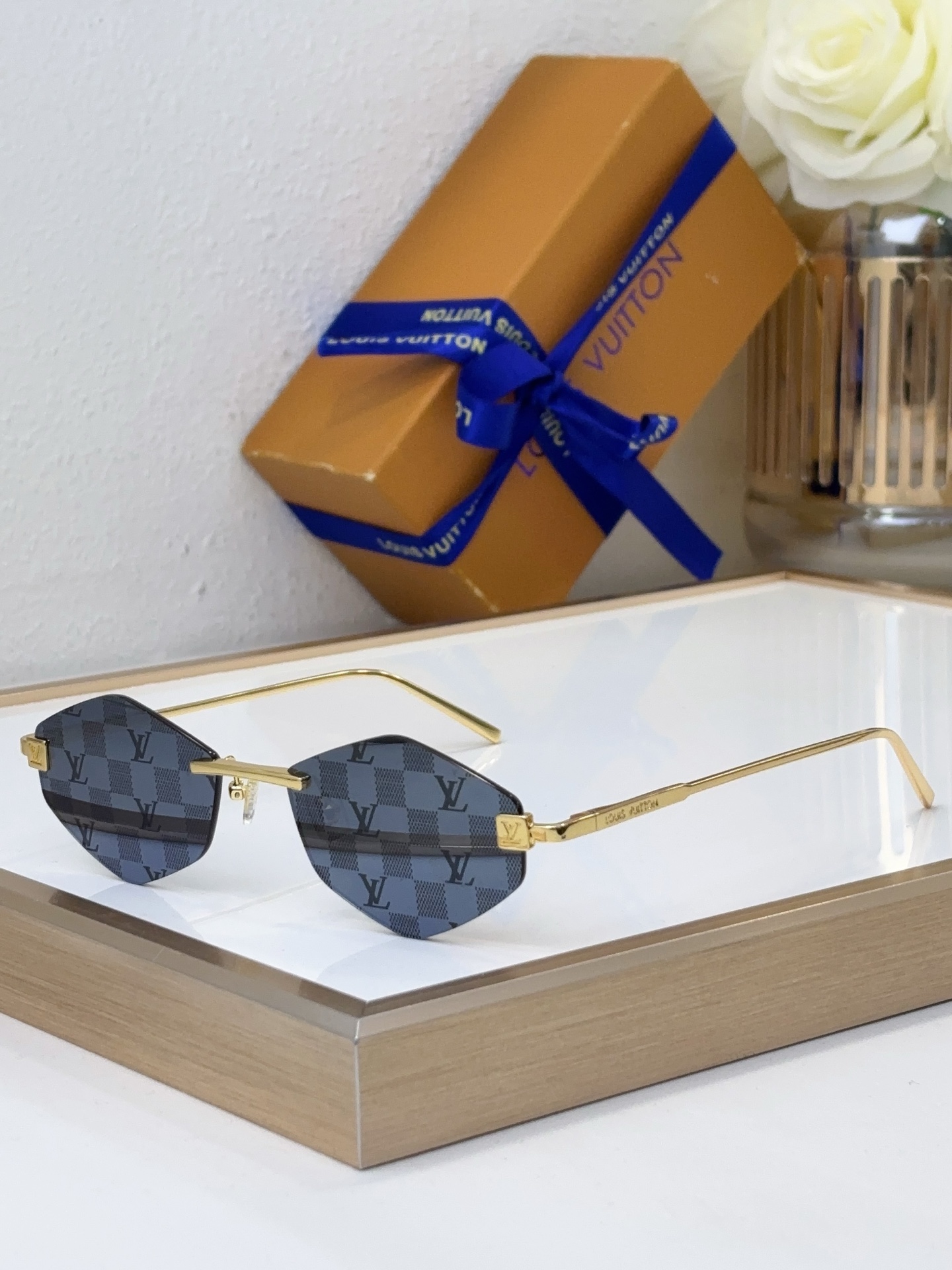 Louis Vuitton Diamond - Shaped Rimless Sunglasses with Damier Pattern & Gold Metal Frame - Z1747E