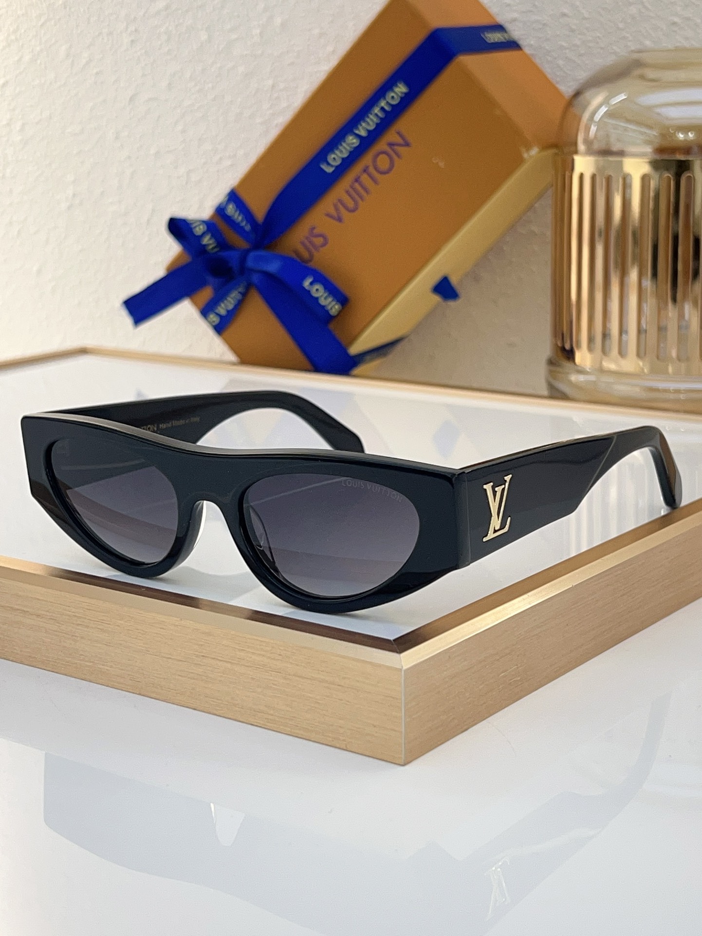 Louis Vuitton Cat - Eye Acetate Sunglasses with Gold LV Accent - Z1741E