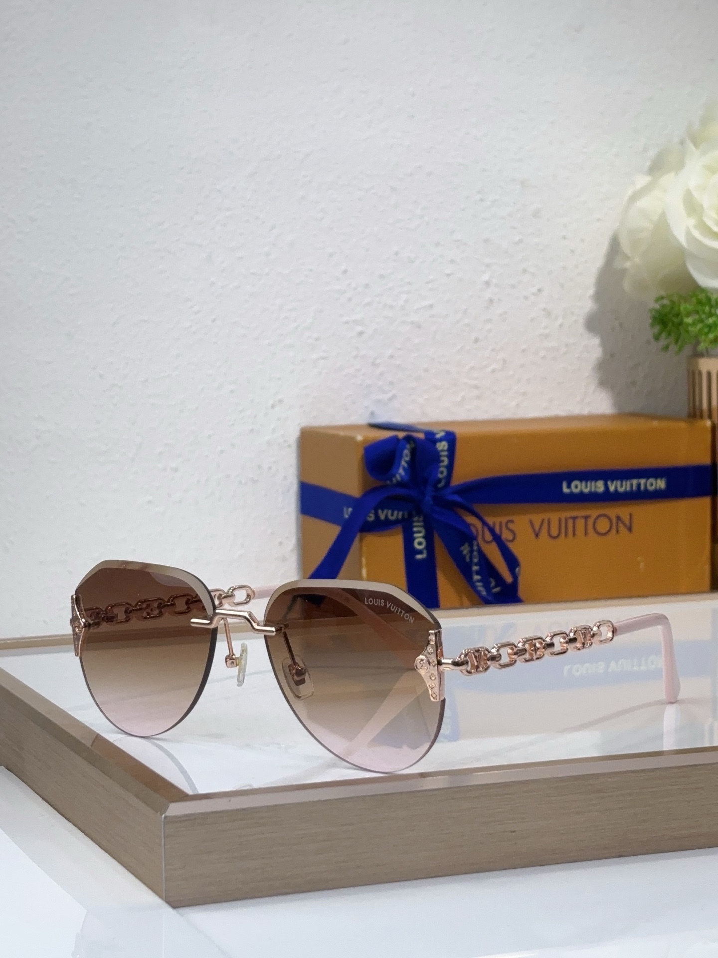 Louis Vuitton Z1709E Gold Chain - Link Aviator Sunglasses