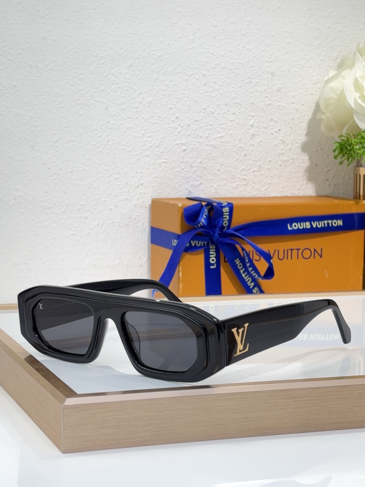Louis Vuitton Z3140E Rectangular Acetate Sunglasses