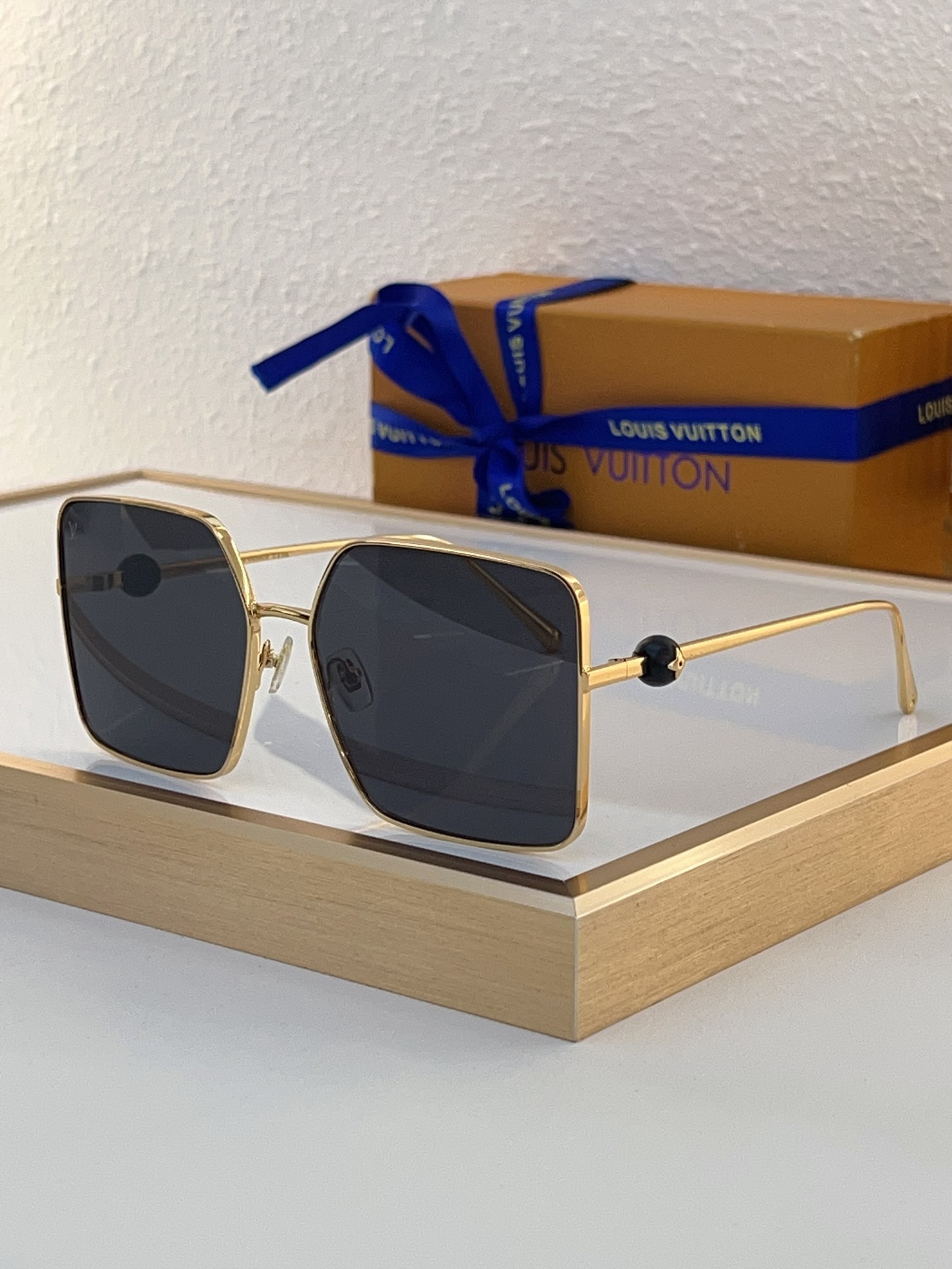 Louis Vuitton Z2950E Square Sunglasses