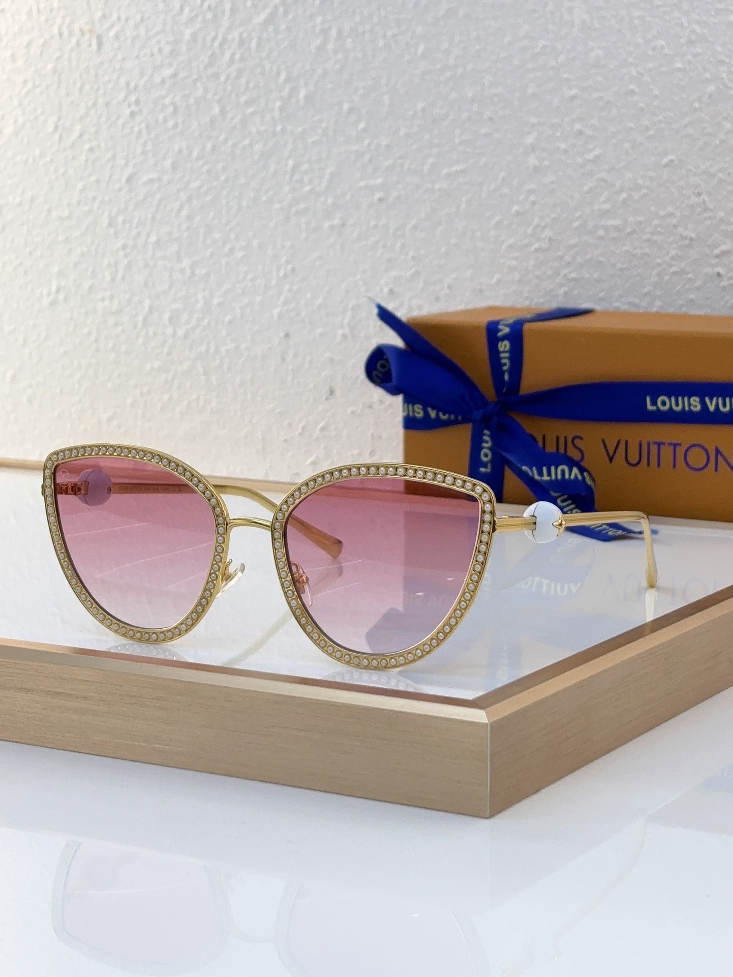 Louis Vuitton Z2930E Cat - Eye Sunglasses