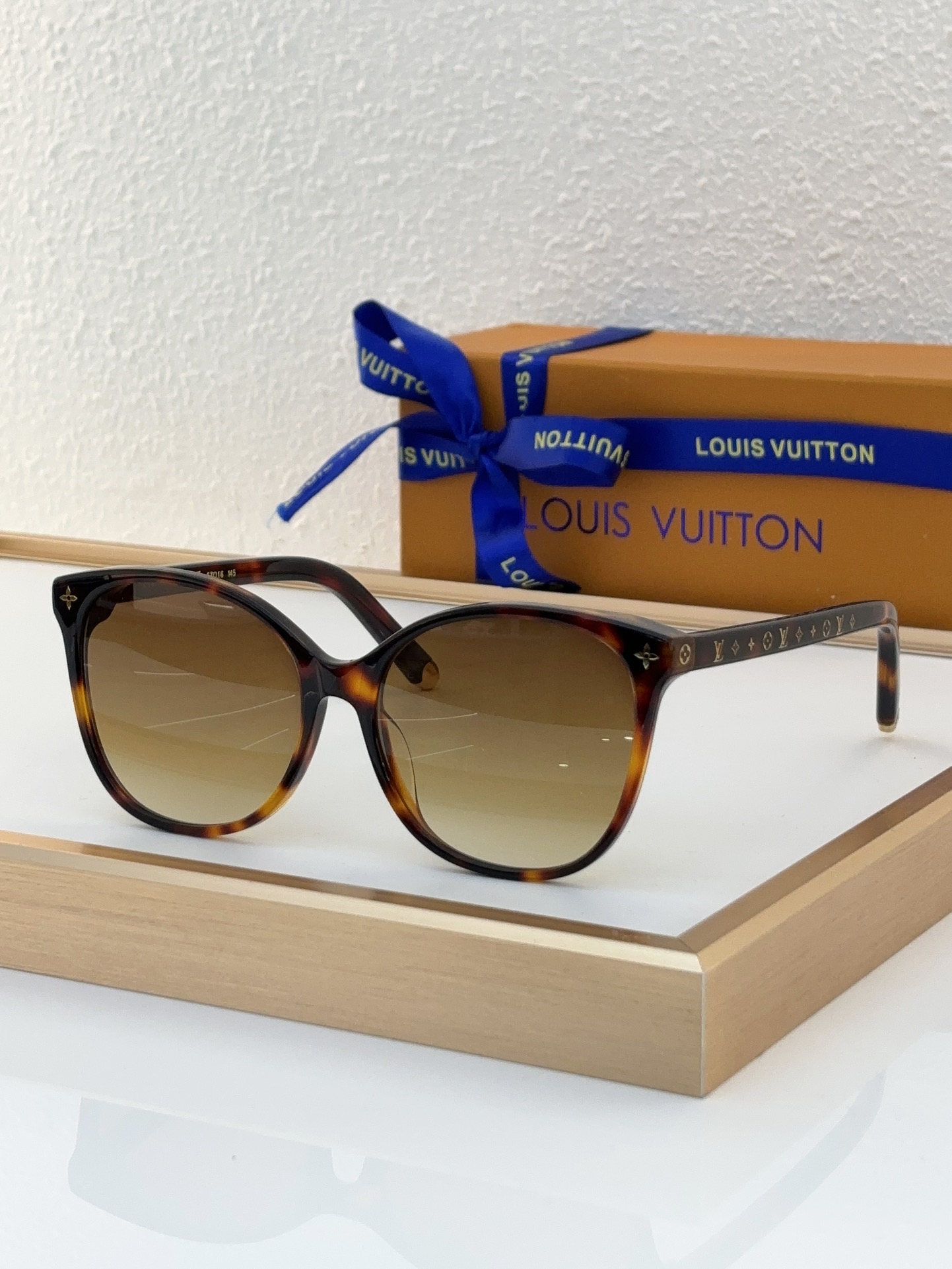 Louis Vuitton Z2610E Cat - Eye Sunglasses