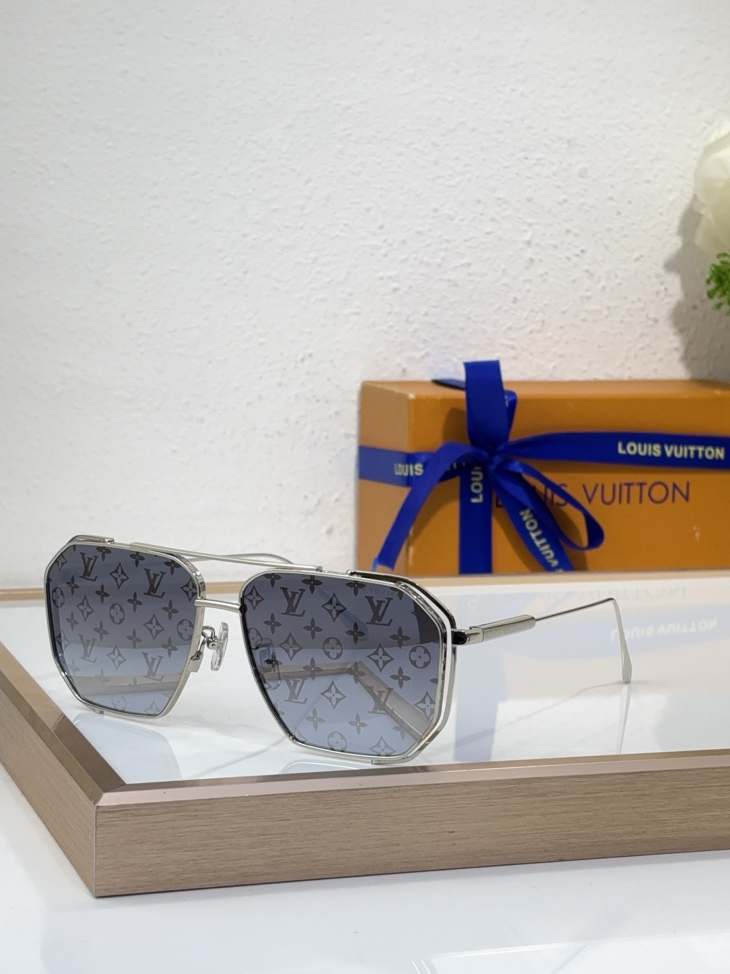 Louis Vuitton Z2300E Monogram Geometric Sunglasses