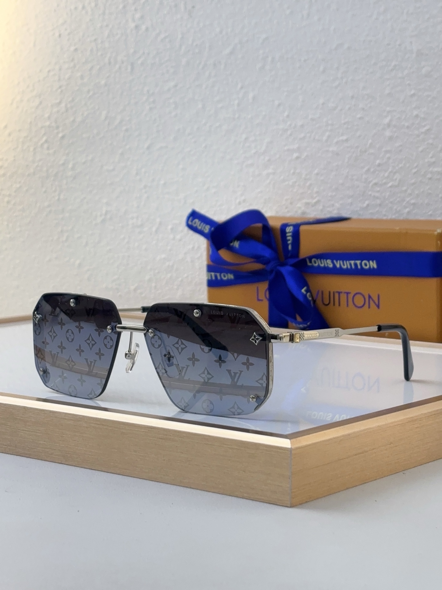 Louis Vuitton Z2250E Monogram Semi - Rimless Square Sunglasses