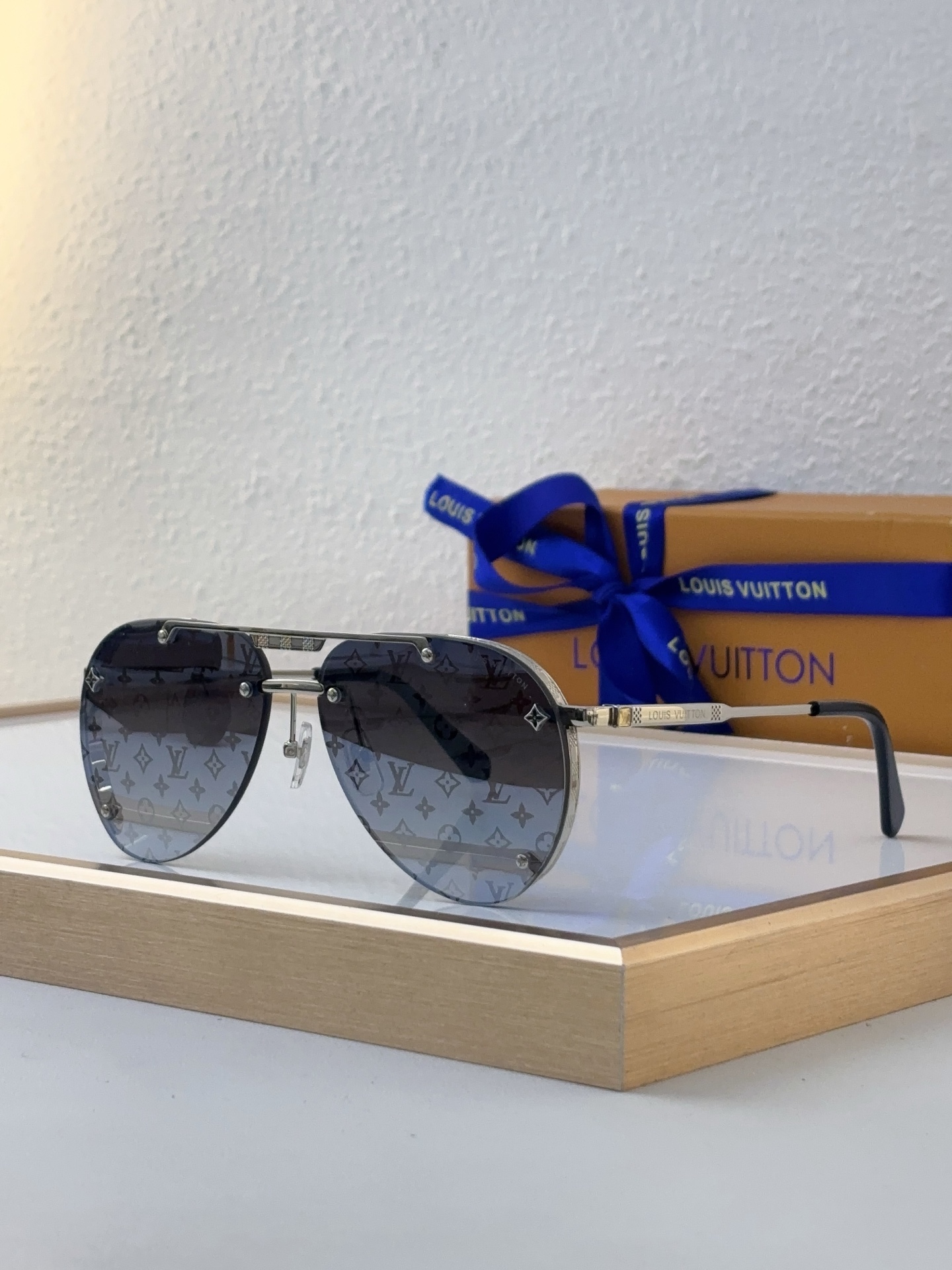 Louis Vuitton Z2240E Semi - Rimless Aviator Sunglasses