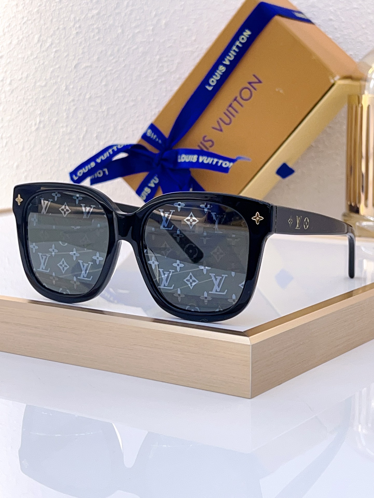 Louis Vuitton Z1766E Monogram Square Sunglasses