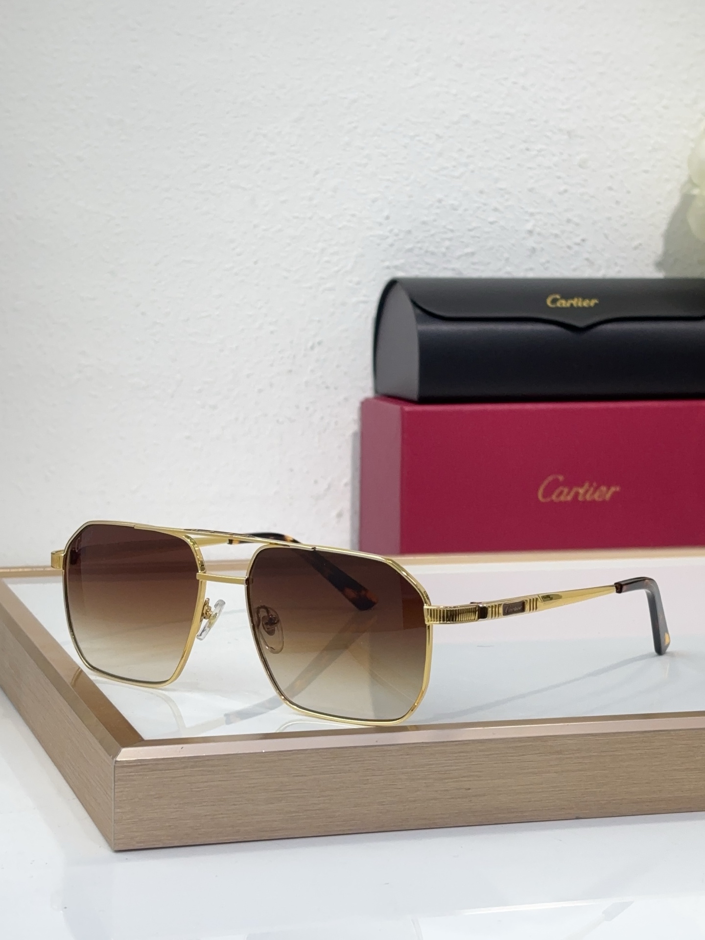 Cartier CT0768S Geometric Lens Sunglasses Platinum-Finish Godron
