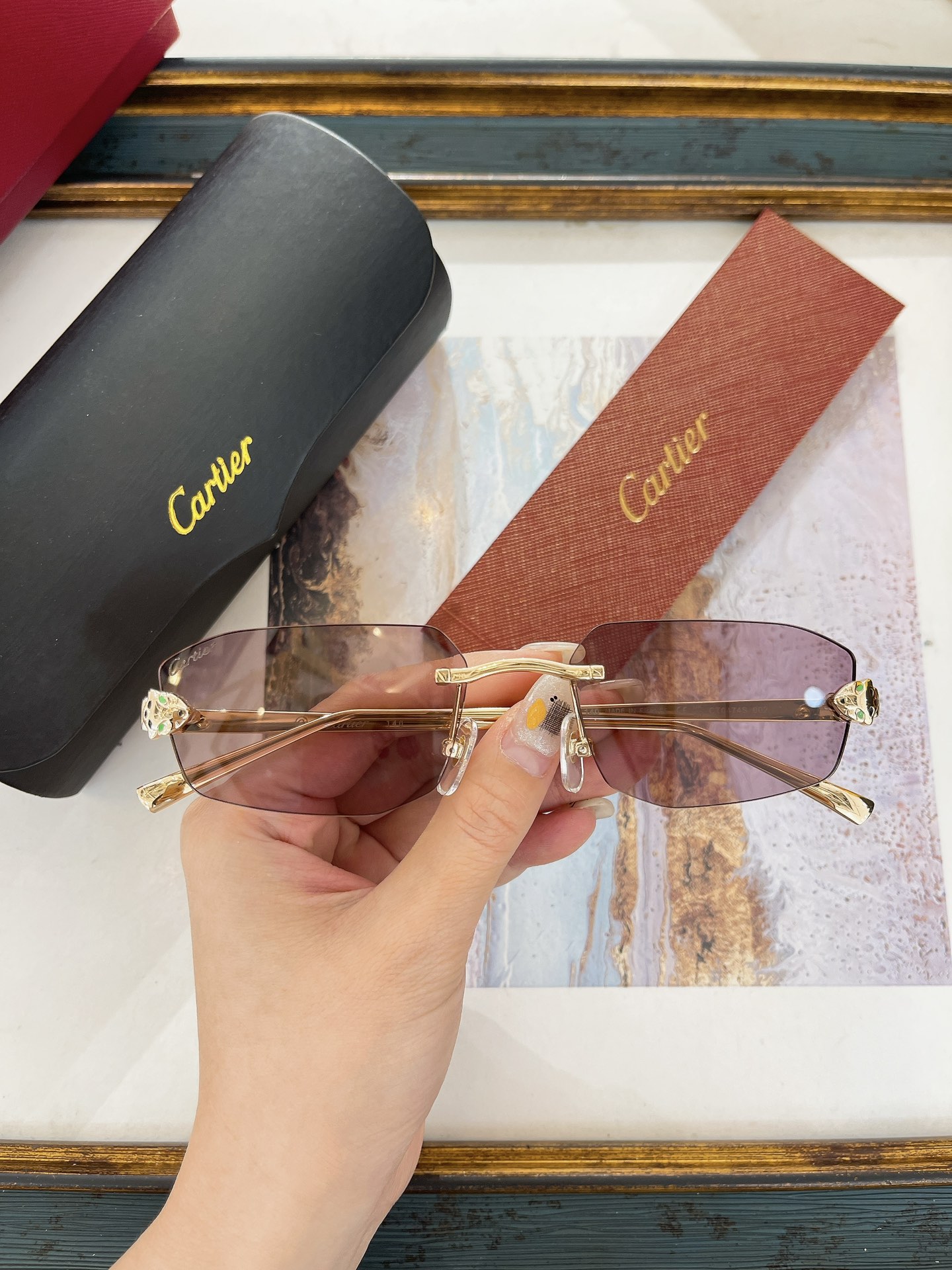 Cartier Panthère Émeraude Sunglasses Ensemble